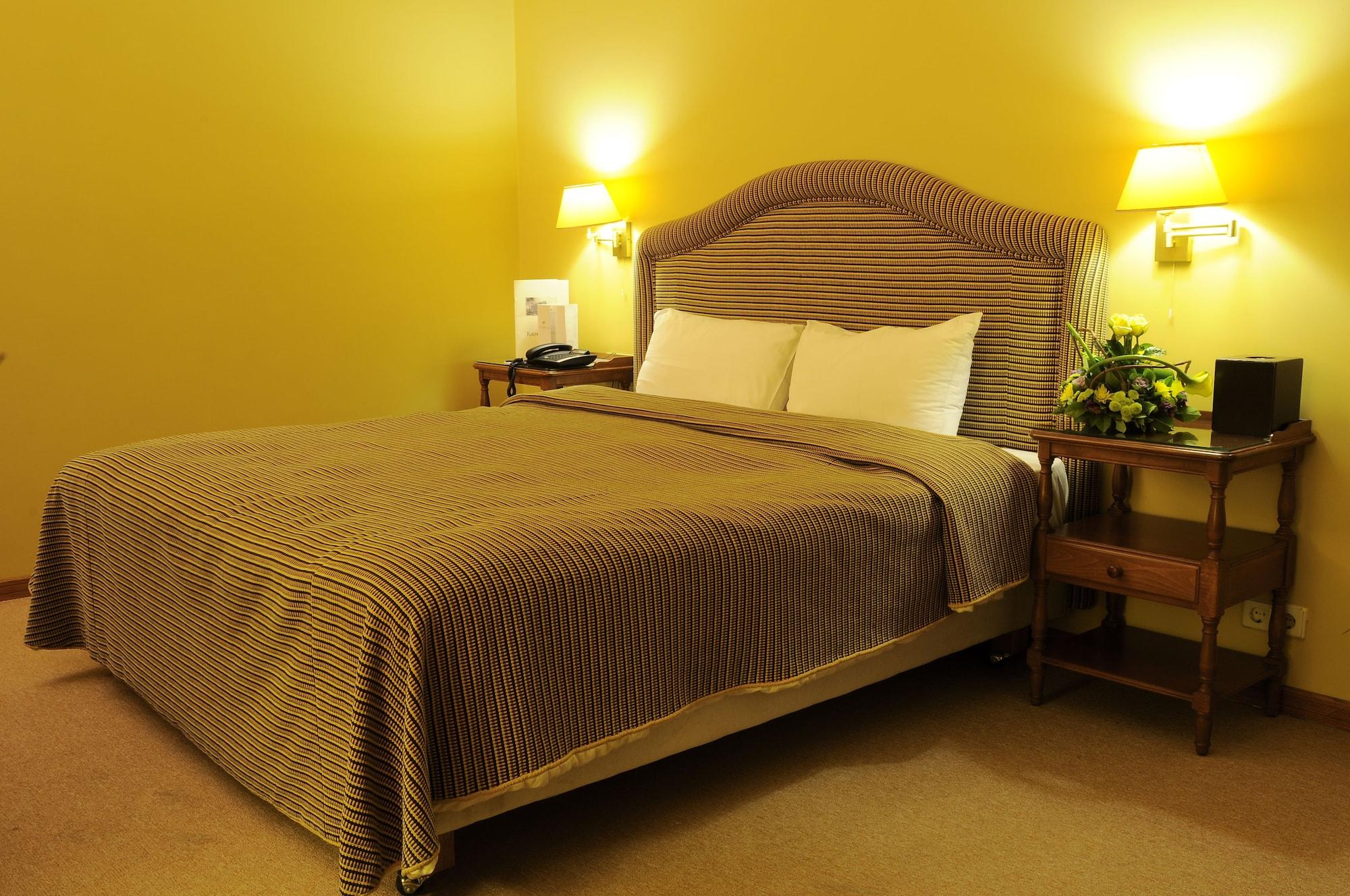 Warwick Palm Beach Hotel Beirut Exteriör bild