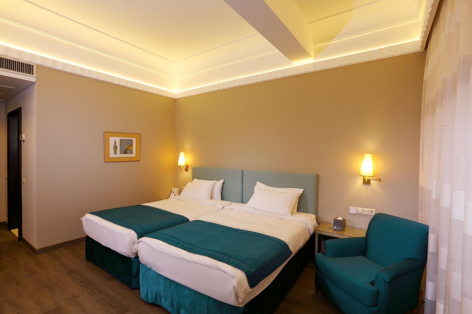 Warwick Palm Beach Hotel Beirut Exteriör bild