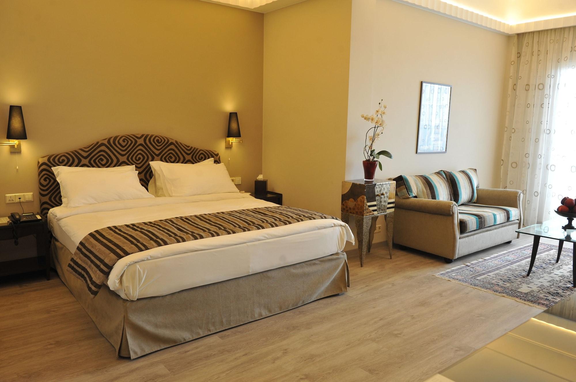 Warwick Palm Beach Hotel Beirut Exteriör bild