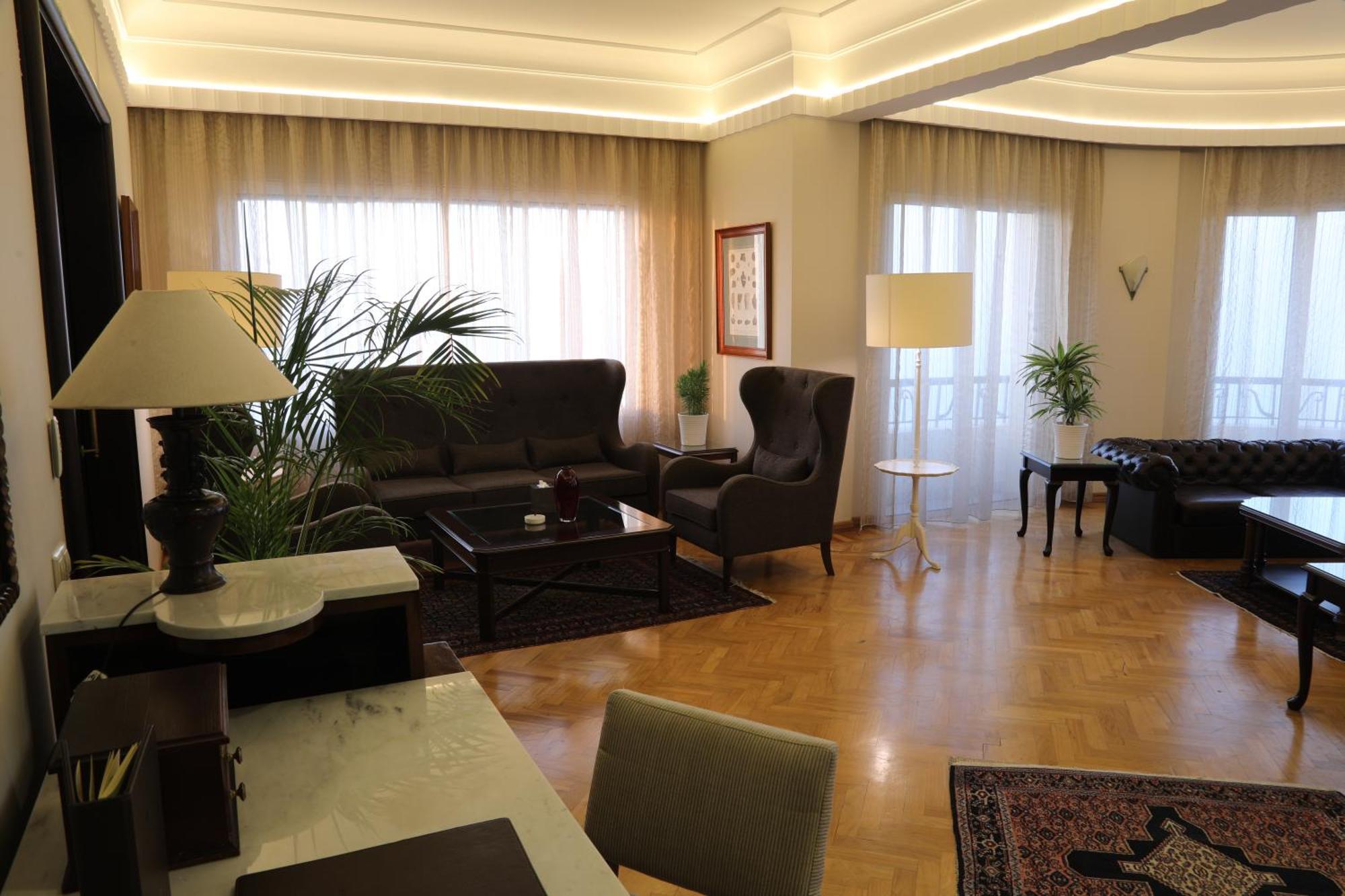 Warwick Palm Beach Hotel Beirut Exteriör bild