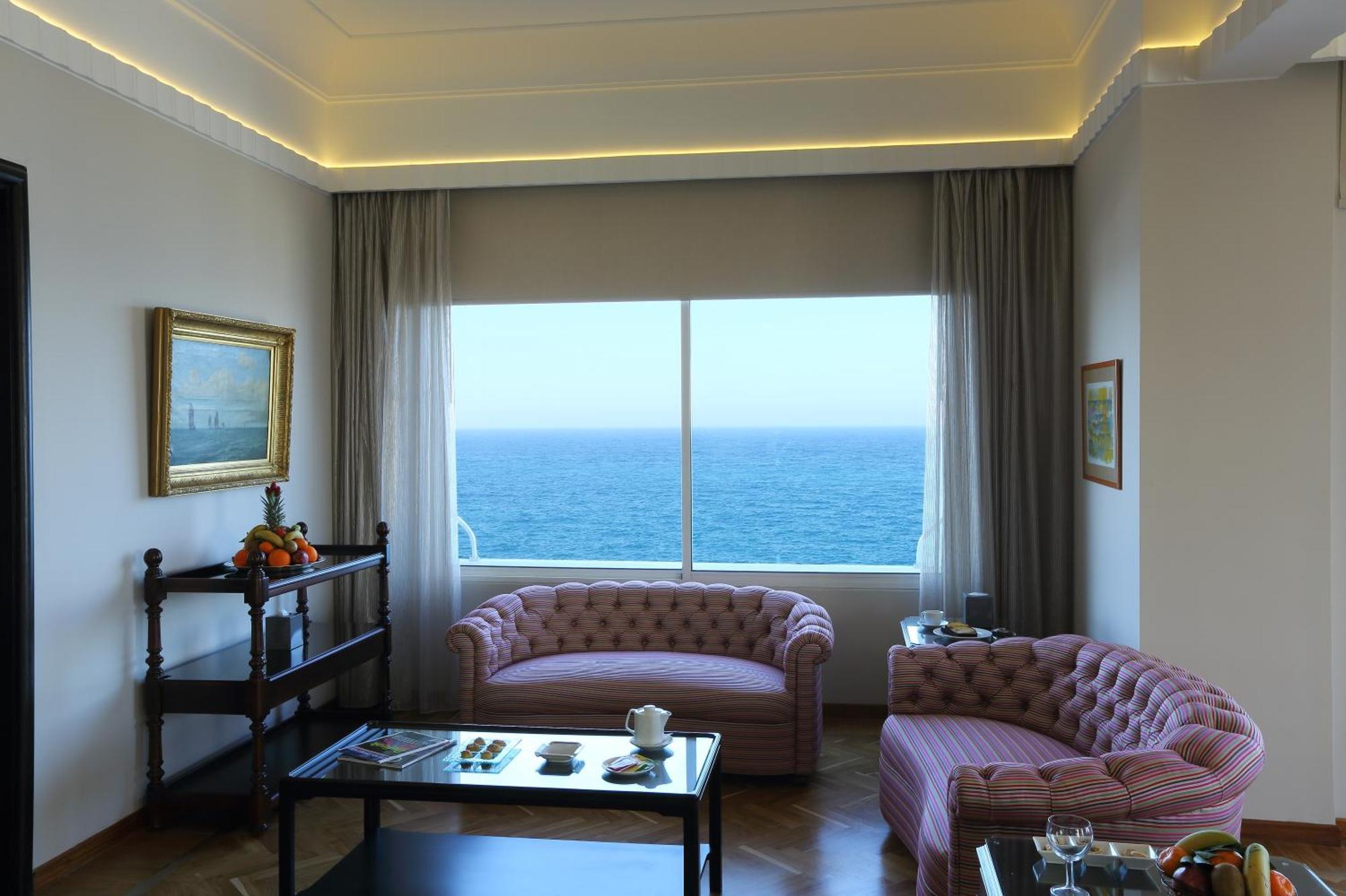 Warwick Palm Beach Hotel Beirut Exteriör bild