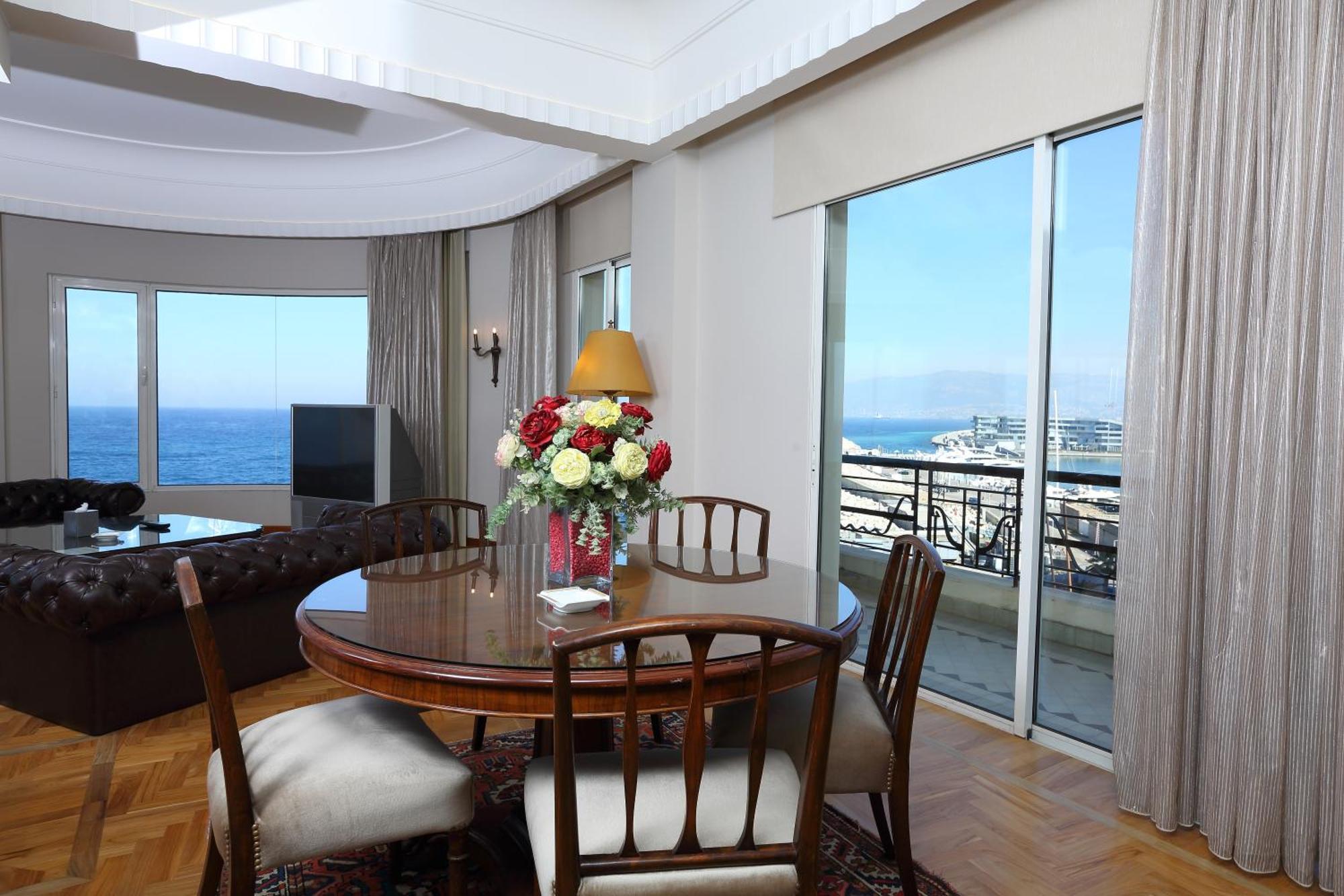Warwick Palm Beach Hotel Beirut Exteriör bild