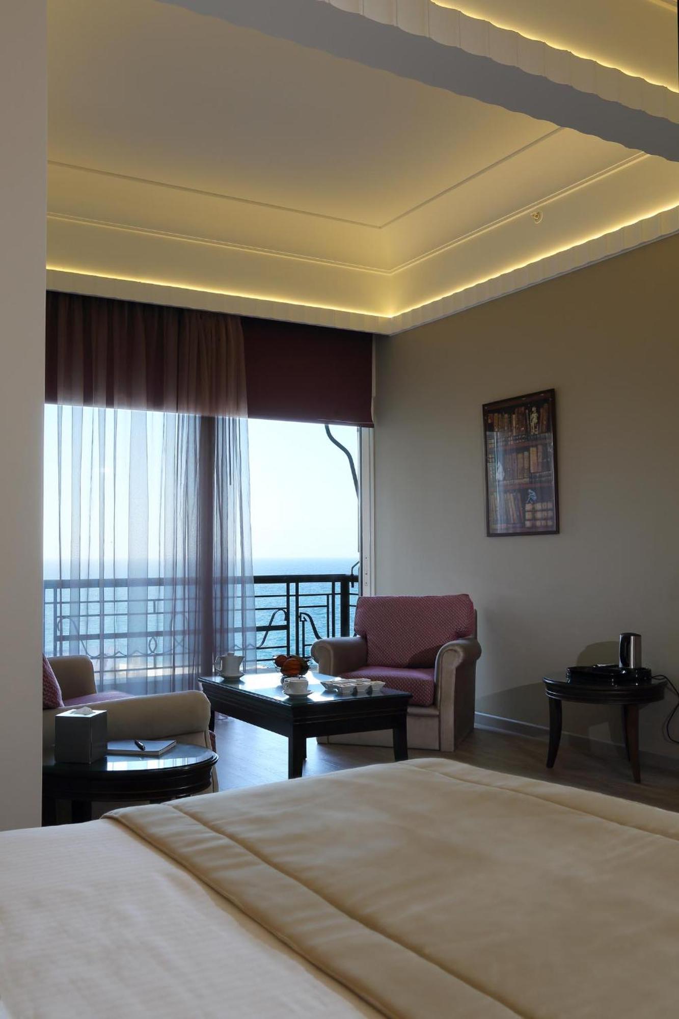 Warwick Palm Beach Hotel Beirut Rum bild